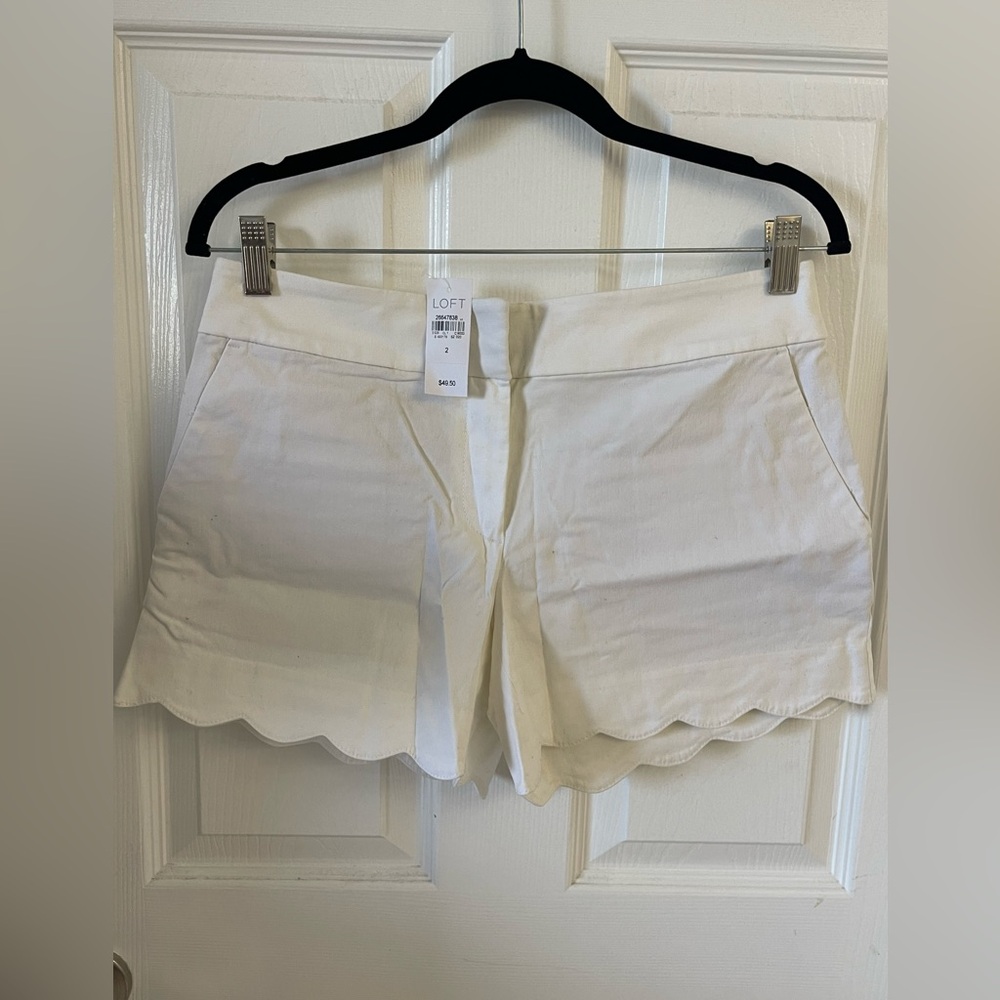 NWT LOFT white scalloped shorts